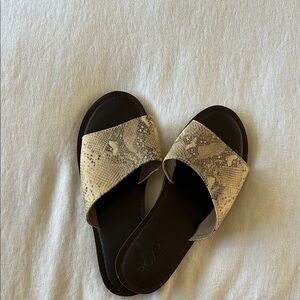 Roxy Snake Print Sandals - Tan and Brown